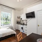 Lovely Studio With Park View In Camden Kings Cross Zone1