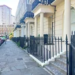 Lovely Studio With Park View In Camden Kings Cross Zone1